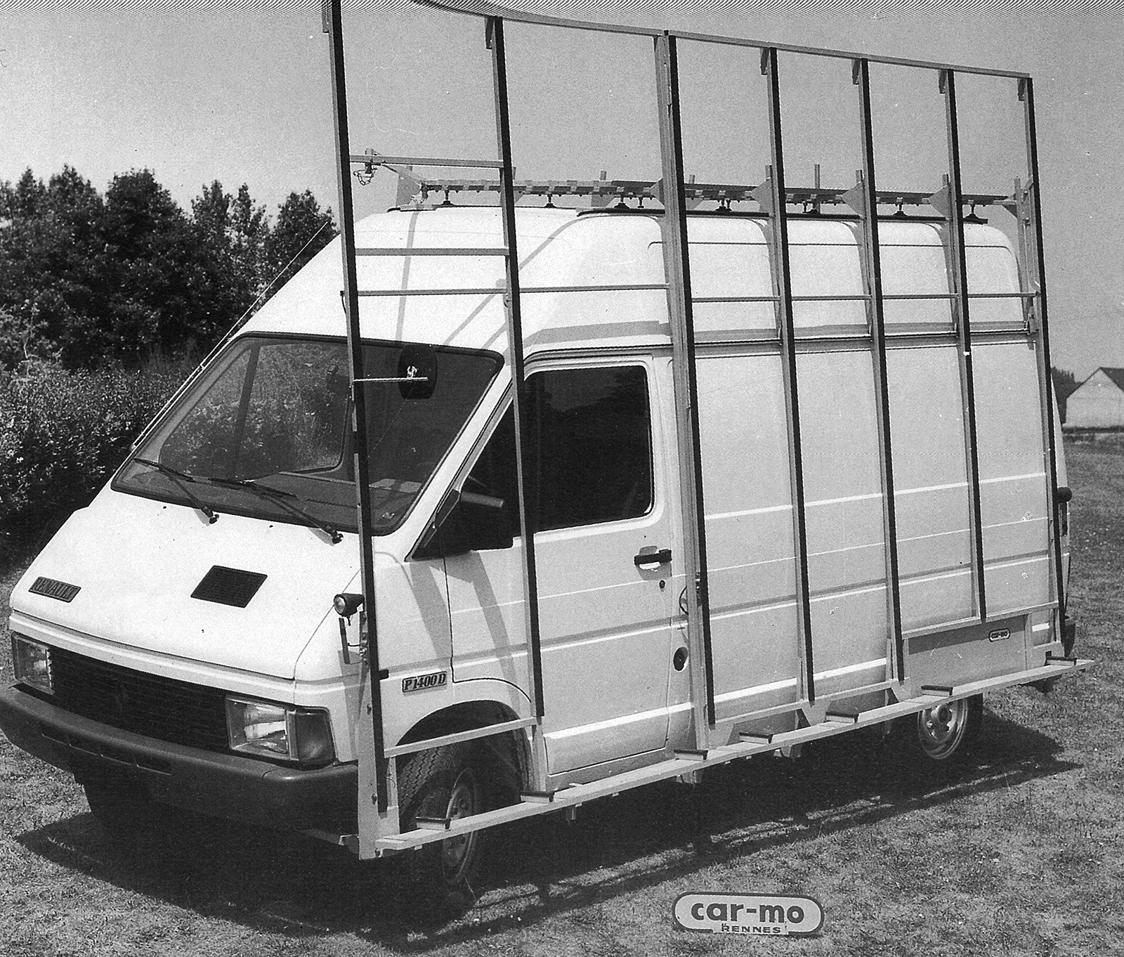 Renault Trafic 1980-2001. 1980, fini les carrosseries passoires, le début de la généralisation et standardisation de nouvelles fixations, toujours d'actualité 40 ans plus tard