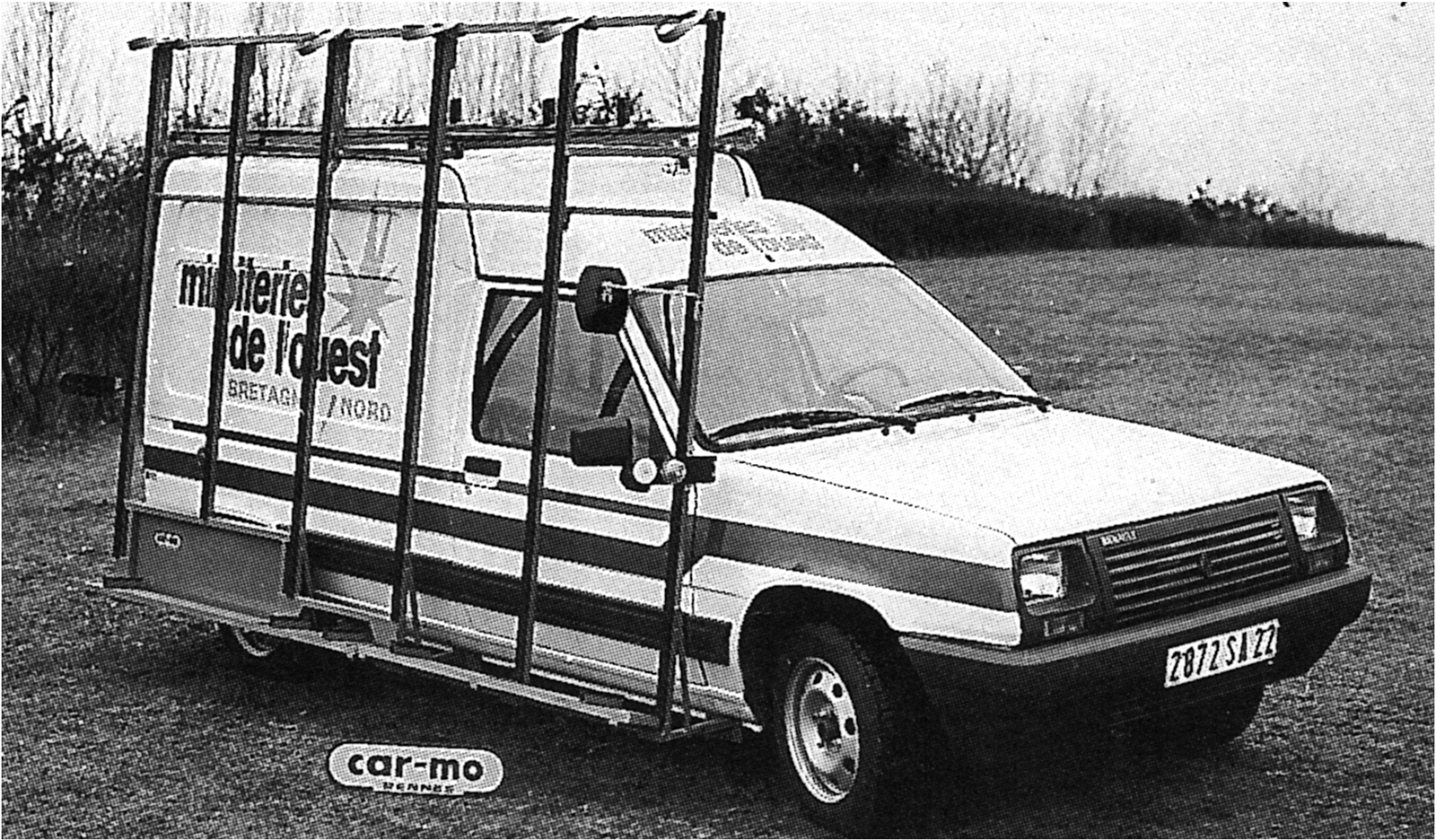 Renault Express 1985-1991. Présentée en avant première à l'ouverture de BATIMAT 1985 sur le stand car-mo et le jour même à la presse par RENAULT